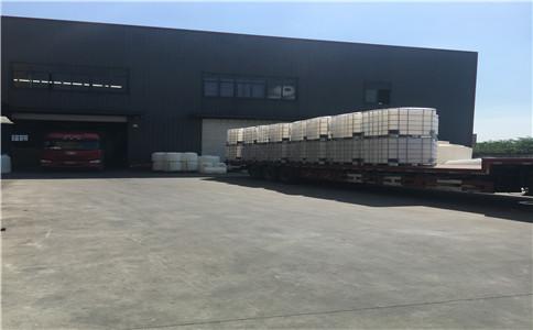 噸桶裝車現(xiàn)場實拍二